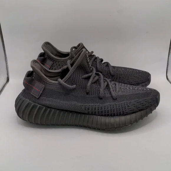 New Adidas Men's Yeezy Boost 350 V2 Black Non reflective FU9006 Sz 4